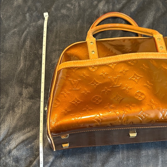 Louis Vuitton Bronze Vernis “Bedford” Leather Bag - Picture 16 of 17